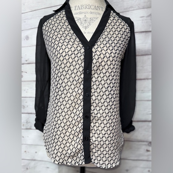 A. Byer Tops - A. Byer Black and Cream Geometric Blouse